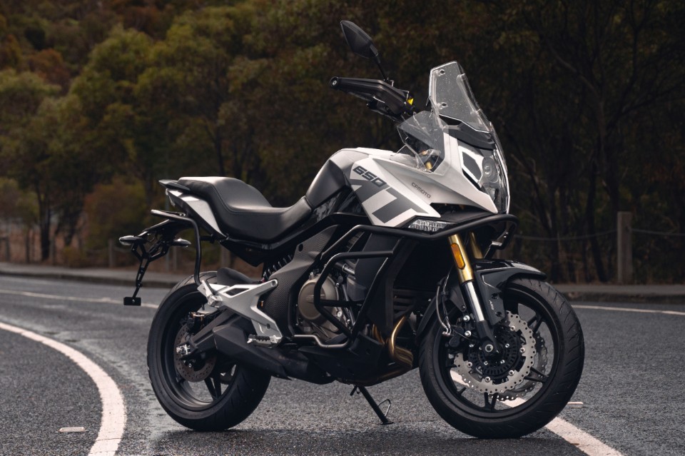 Benelli TRK 702 e rivali: la guida all'acquisto con prezzi e dotazioni