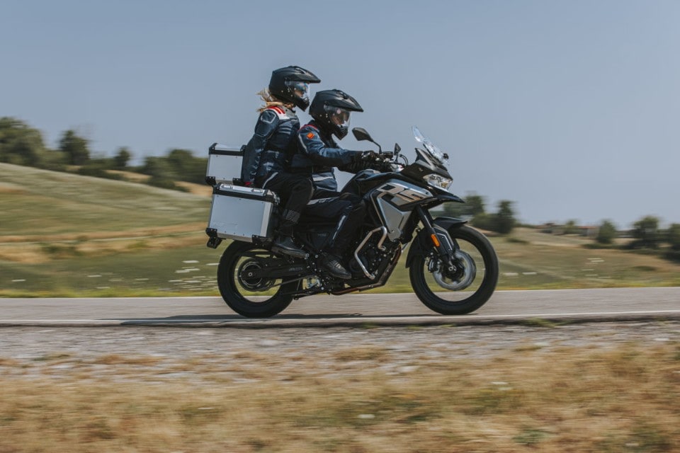 Benelli TRK 702 e rivali: la guida all'acquisto con prezzi e dotazioni