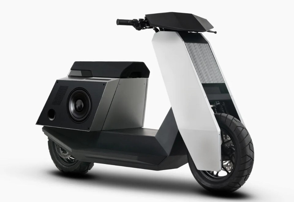 Infinite Machine P1, l' e-scooter che sembra il Cybertruck di Tesla