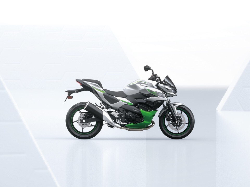 Kawasaki presenta la nuova Z 7 Hybrid a EICMA 2023