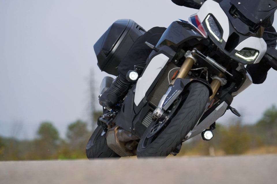 Metzeler Roadtec 02: la gomma sport-tourer che si trasforma in sportiva