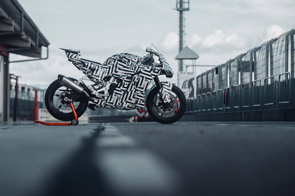 KTM 990 RC R, svelato il prototipo della nuova carenata austriaca