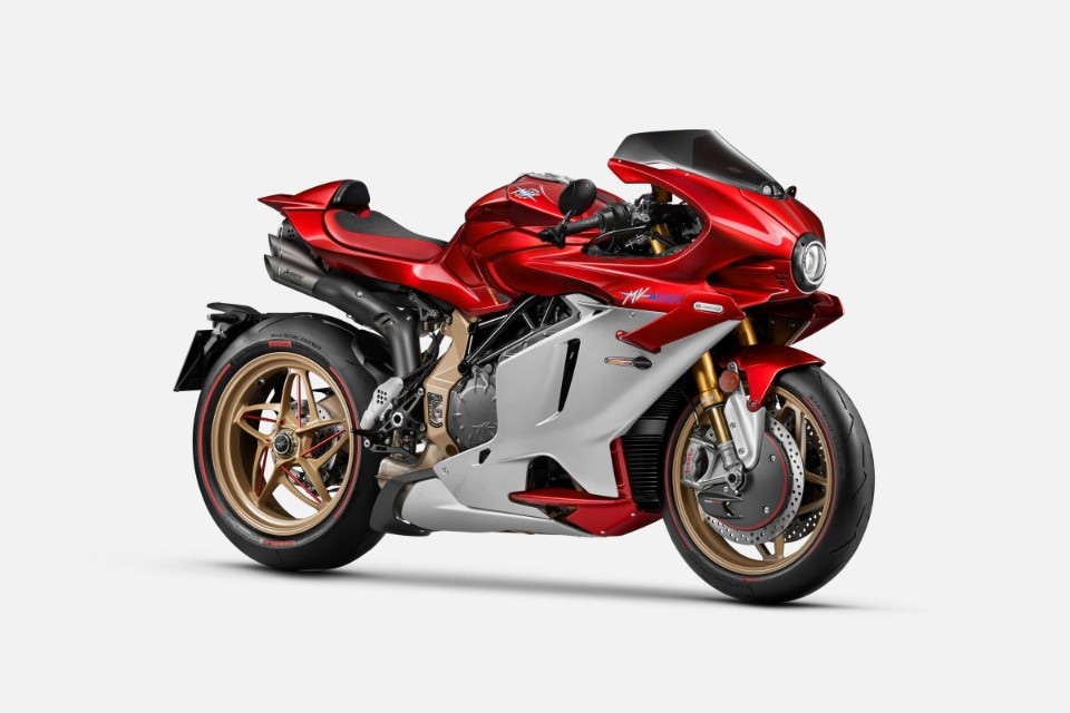 MV Agusta Superveloce 1000 Serie Oro: elogio dei sensi