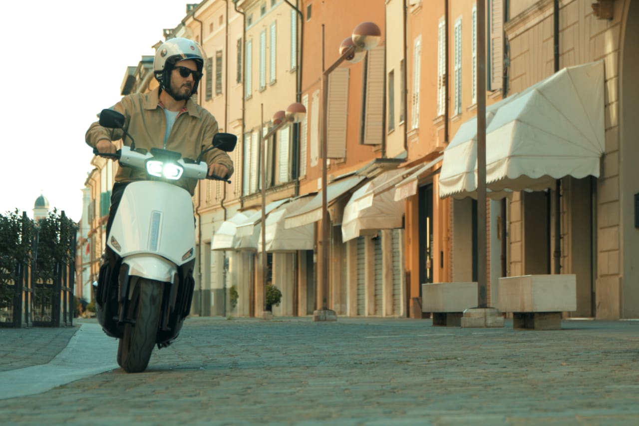 Velocifero Tennis, lo scooter "new retrò" arriva in Italia