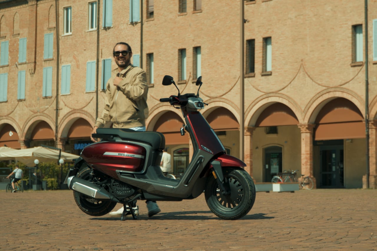 Velocifero Tennis, lo scooter "new retrò" arriva in Italia