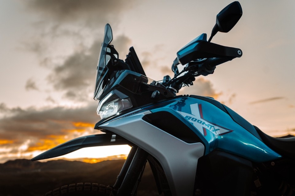 CFMoto 800MT-X: la nuova adventure cinese con il 21”