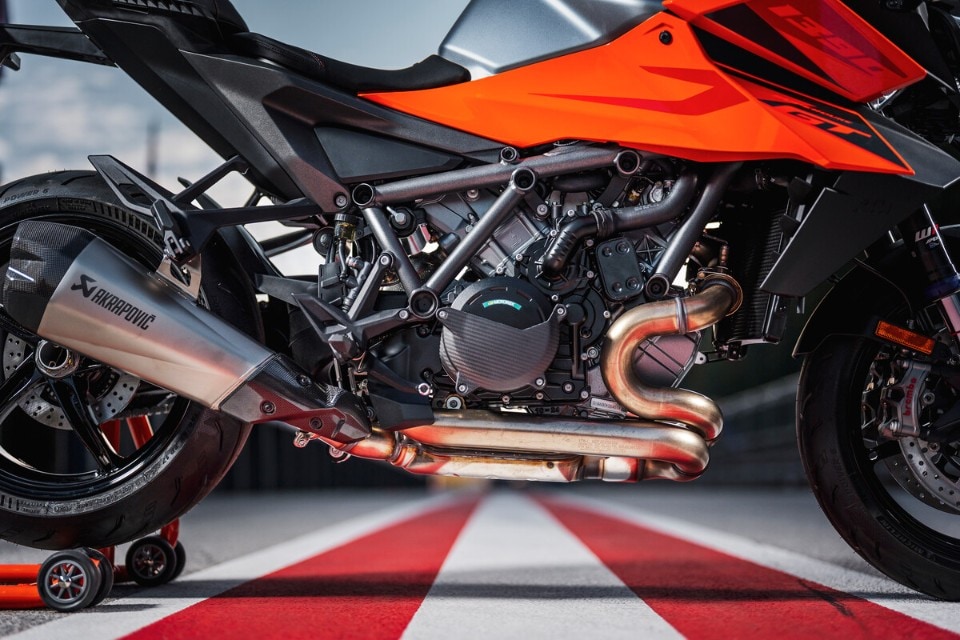 Nuova KTM 1390 Super Duke GT: l’abbiamo già guidata