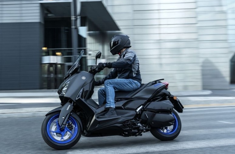 Yamaha XMax 125 e 300: arriva il restyling 2025