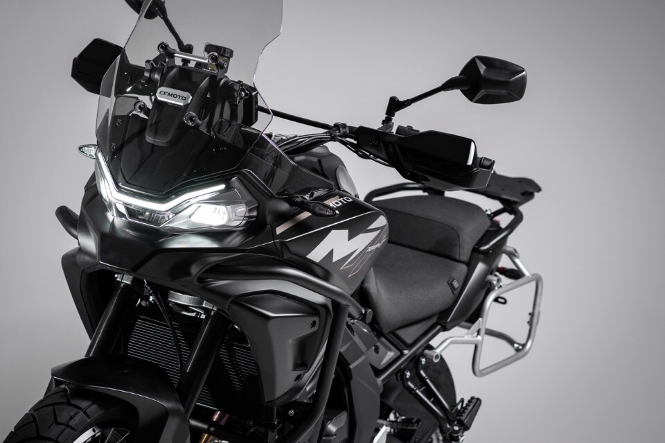CFMoto 700MT ADV: la nuova crossover media è nelle concessionarie