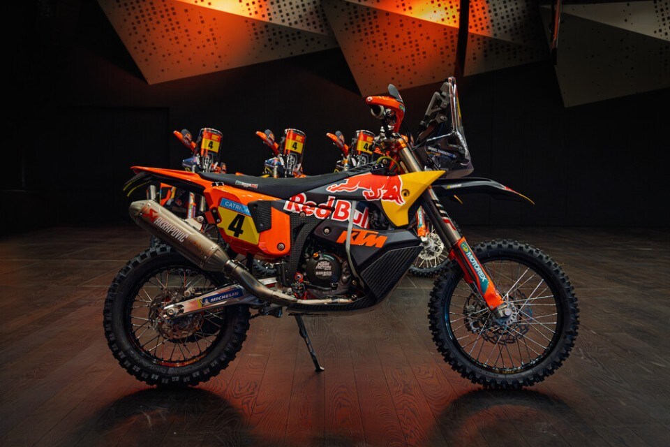 KTM 450 Rally Replica: arrivano il model year 2026 e la Sanders Edition