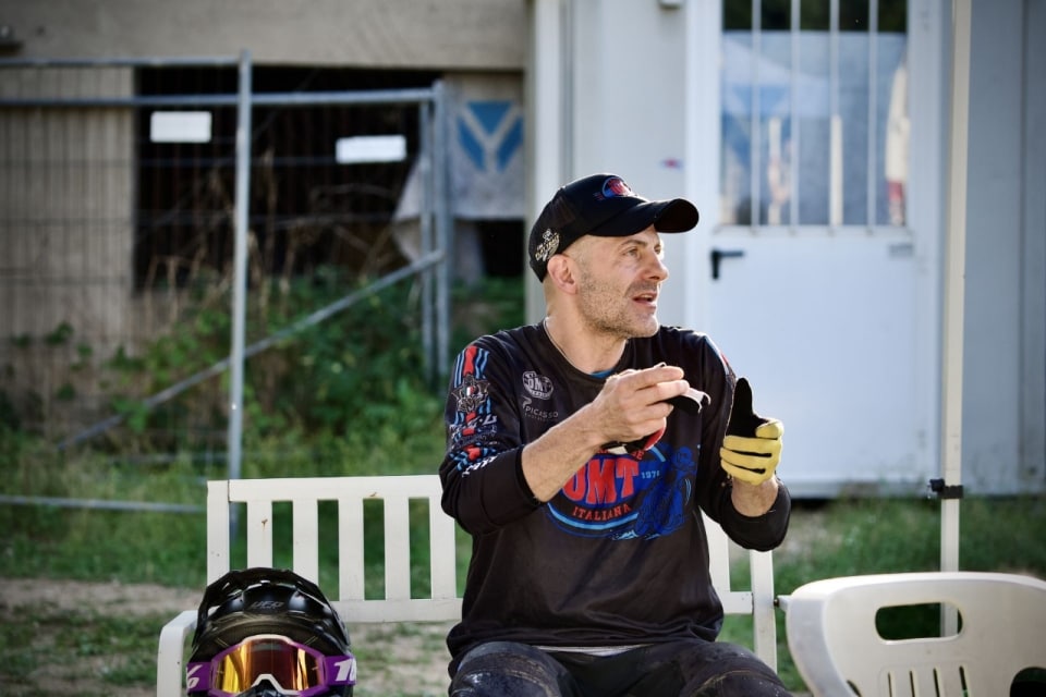 Come nasce una moto da corsa: da una Honda di serie al mondiale Flat Track. Episodio 4: i primi giri in pista!