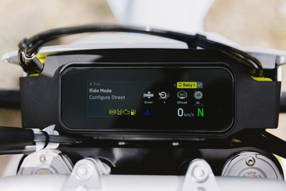 Più potenza e tecnologia per le Husqvarna 701 Enduro e 701 Supermoto 2026