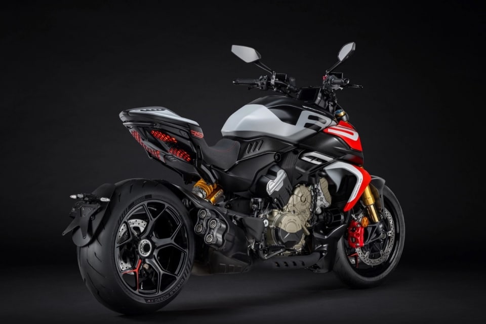 Ducati Diavel V4 RS: la cruiser che vuole fare la superbike