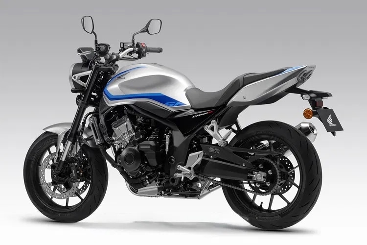 Honda CB500 Super Four: una nuova media premium in arrivo?
