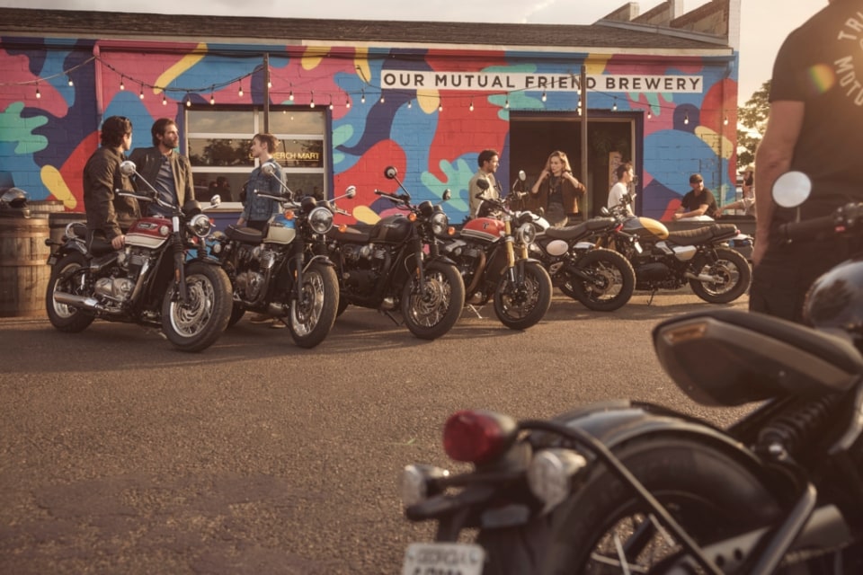 Triumph: tutti gli aggiornamenti alle Modern Classic 2026