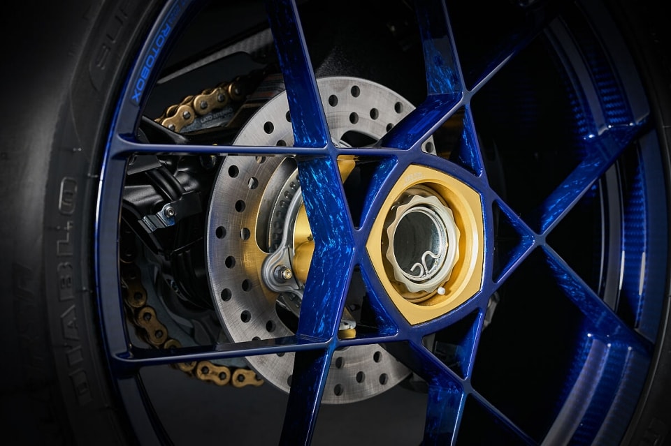 MV Agusta lancia le personalizzazioni di Sartoria Meccanica