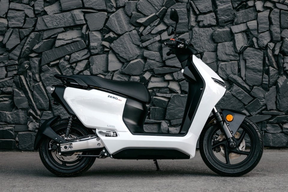 Zero Motorcycles presenta a EICMA 2025 lo scooter urbano LS1 