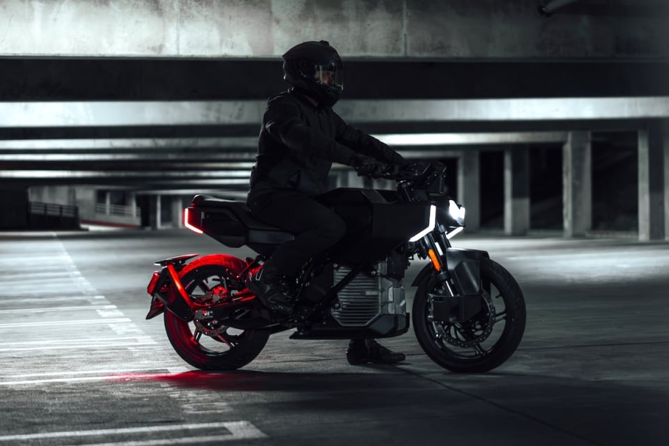 Zero Motorcycles presenta a EICMA 2025 lo scooter urbano LS1 