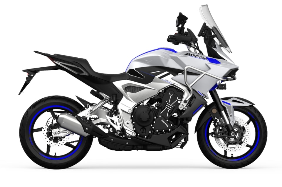 Zontes a EICMA 2025: due nuove moto (una Touring e una naked) col motore tre cilindri 700 cc