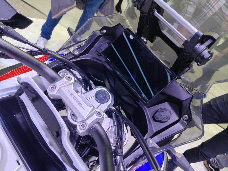 KOVE 625X, la baby ammiraglia che mette nel mirino le crossover cinesi