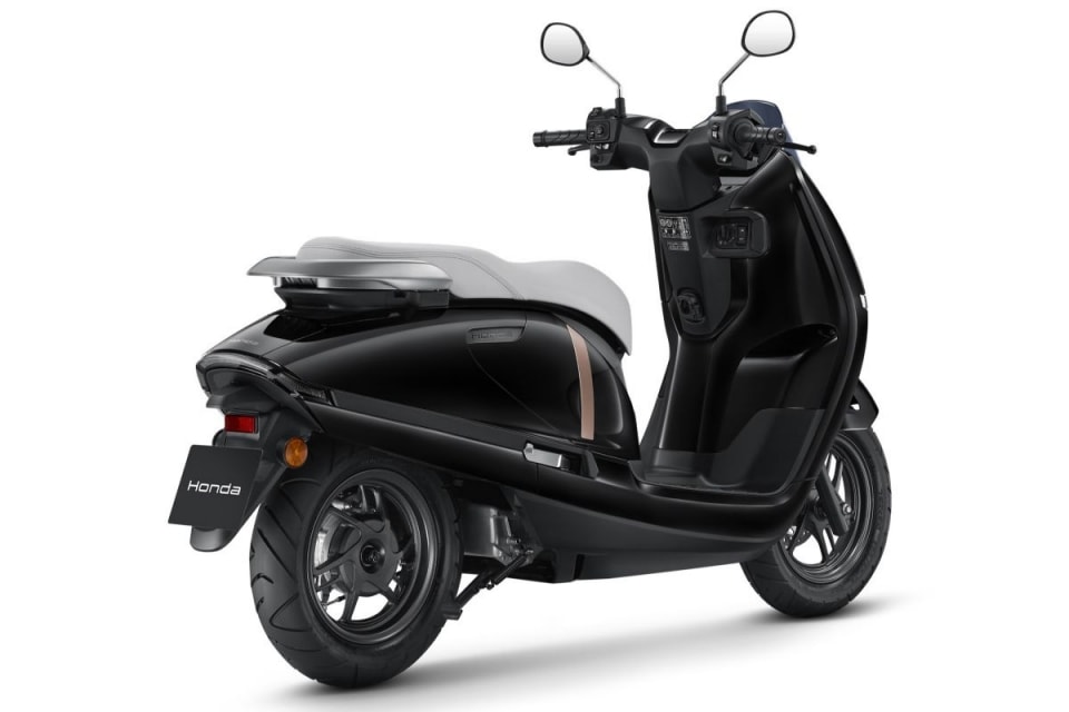 Honda presenta il nuovo scooter elettrico UC3. Ma solo per Thailandia e Vietnam