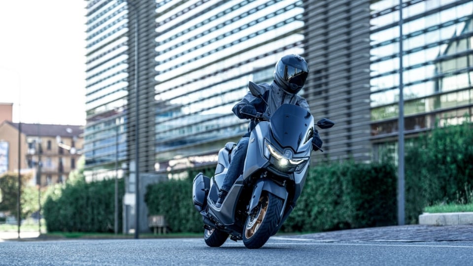 Yamaha NMAX 155 Tech Max: più prestazioni con la trasmissione elettronica