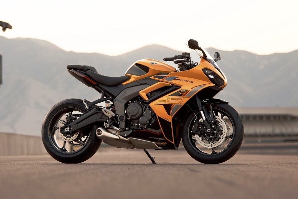 Nuova Daytona 660: Triumph evolve la sua sportiva media