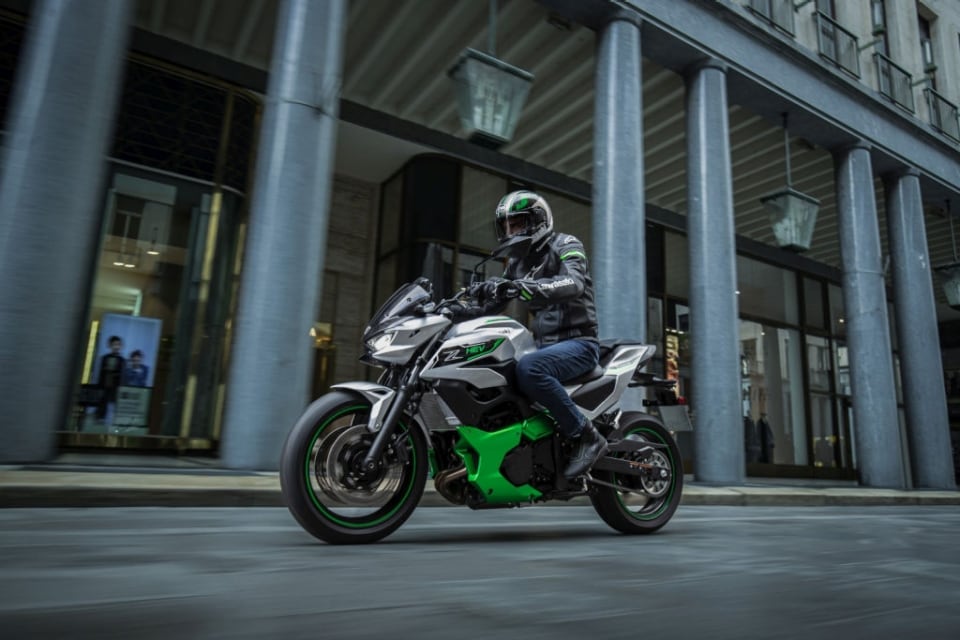 Kawasaki aggiorna Z7 e Ninja 7 Hybrid: ecco le novità per il 2026