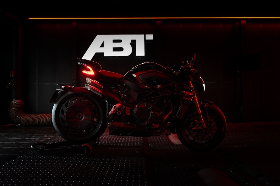 Design italiano, tuning tedesco: ecco la MV Agusta Brutale 1000 ABT