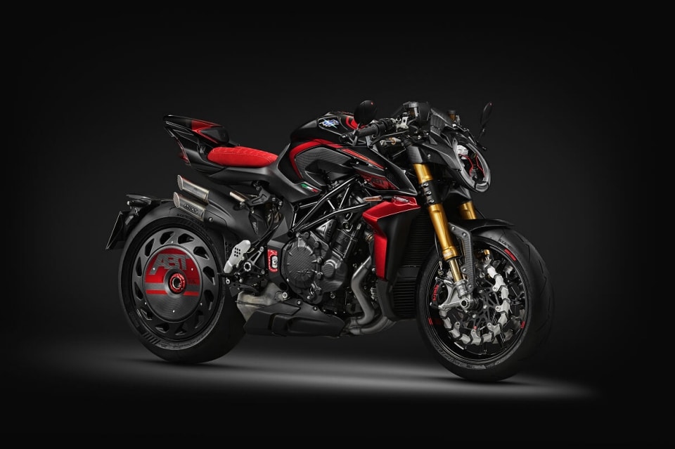 Design italiano, tuning tedesco: ecco la MV Agusta Brutale 1000 ABT