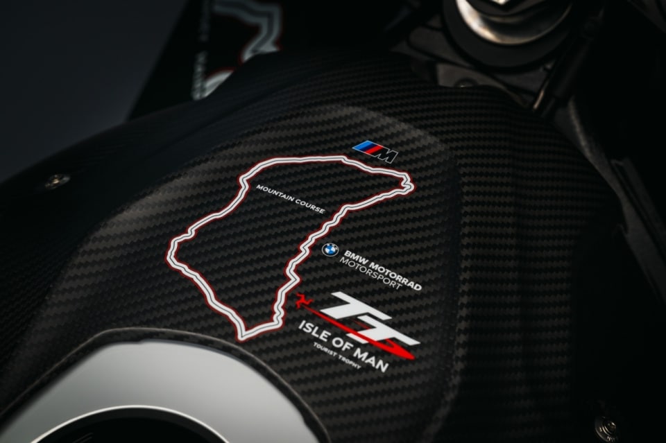 Esclusività da leggenda: BMW Motorrad svela la M 1000 RR Limited Edition Isle of Man TT