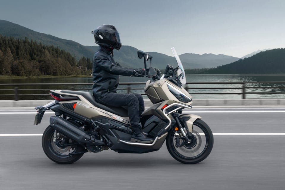 650 km in autostrada con uno scooter “insospettabile”: la sorpresa Zontes