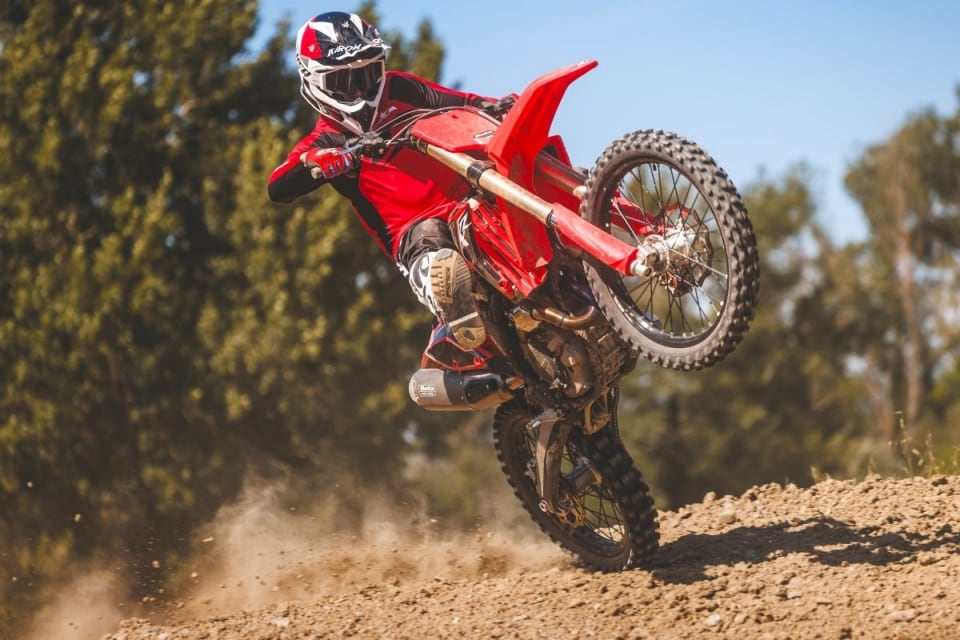 Beta lancia la sfida con la nuova RX 250 4T