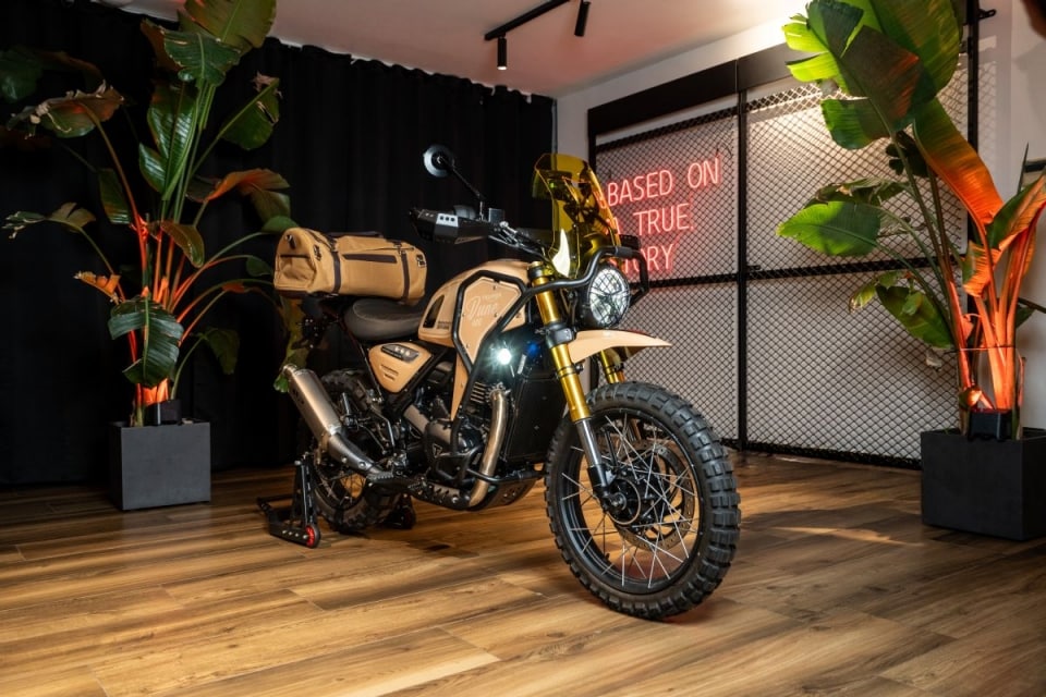 Triumph Italia svela “Dune 400”: la special nata dalla collaborazione con South Garage