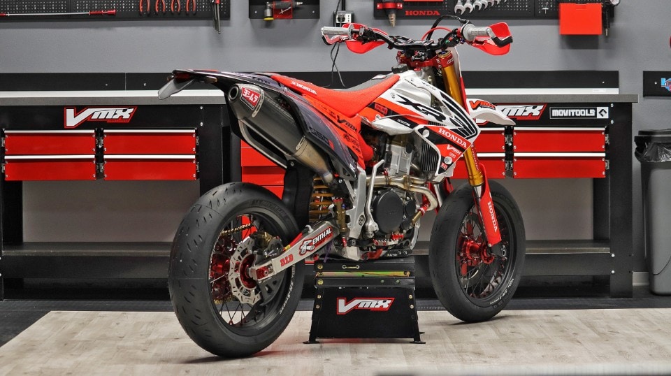 Honda XR650r by VMX Restomod, mi..hia che spettacolo!