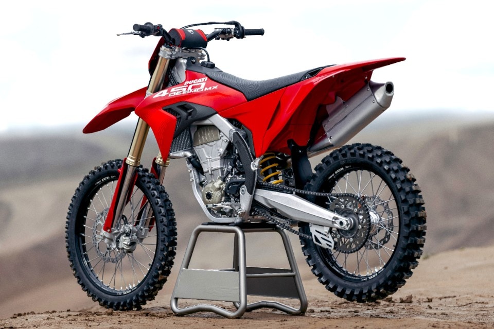 La Ducati Desmo450 MX è finalmente disponibile