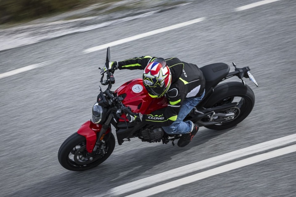 Ducati Monster: elogio della leggerezza