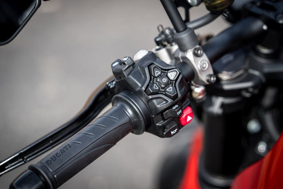 Ducati Monster: elogio della leggerezza