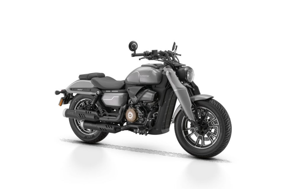 QJMotor SRV 400 VS: la bobber cinese a 4.890 euro