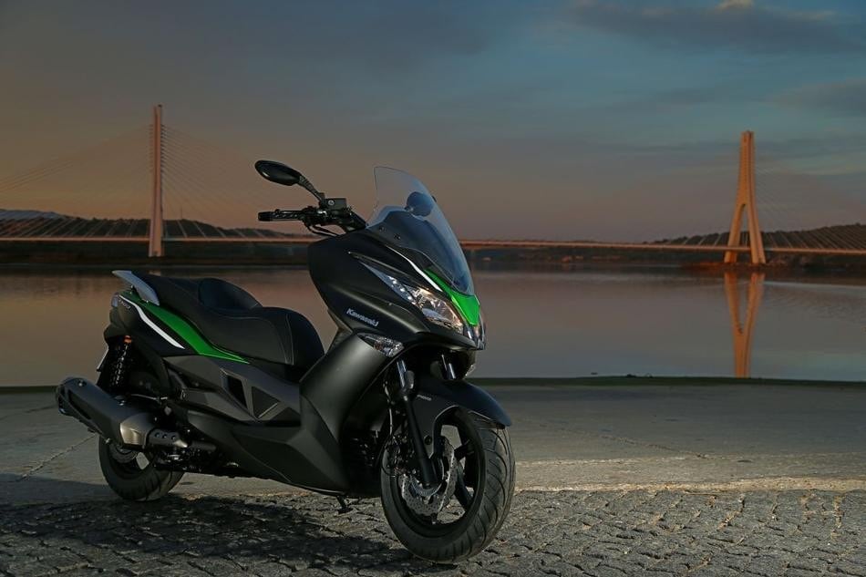 Kawasaki J300: il test