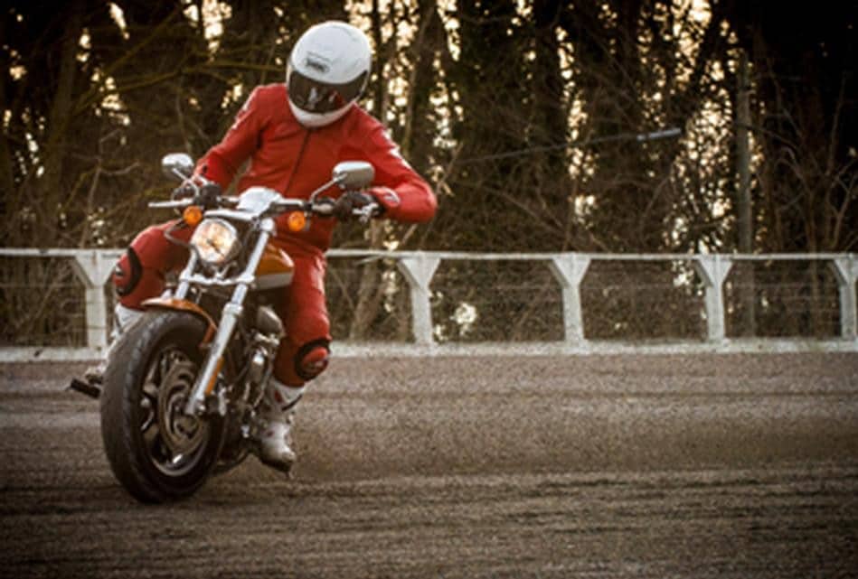 Harley-Davidson Sportster 1200 Custom Ca: cavallo pazzo