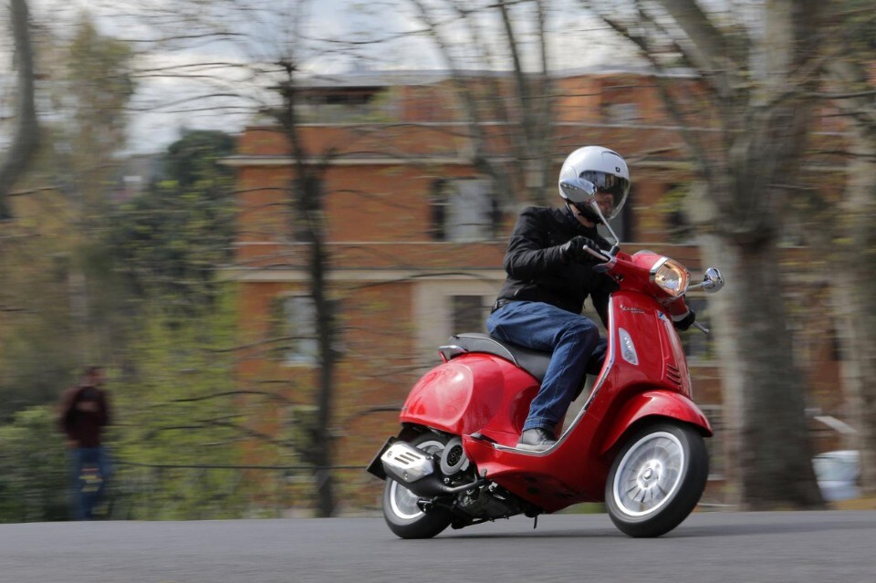 La Vespa Sprint punta sul 12