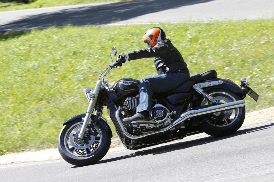 Triumph Thunderbird Commander, cruiser all'inglese