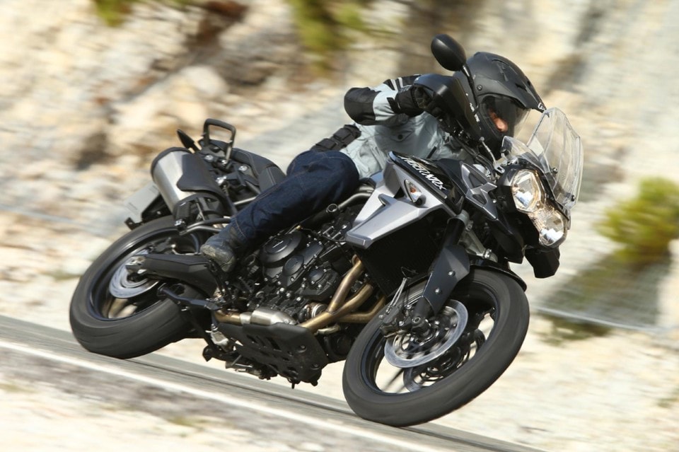 Triumph Tiger 800 XCX-XRX: la doppia anima della tigre