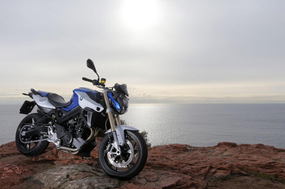 BMW F 800 R: gioco d'equilibrio