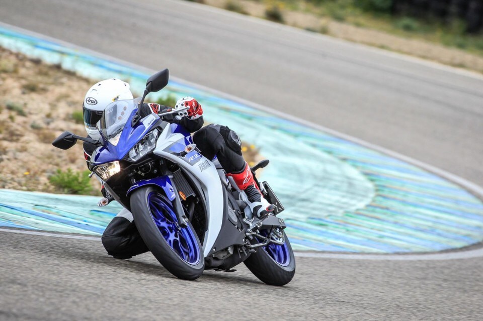Yamaha YZF-R3: anima racing