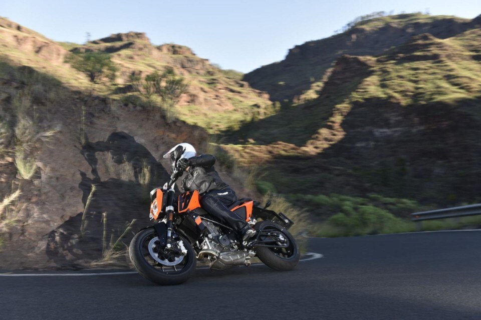 KTM 690 Duke: il ritorno della regina