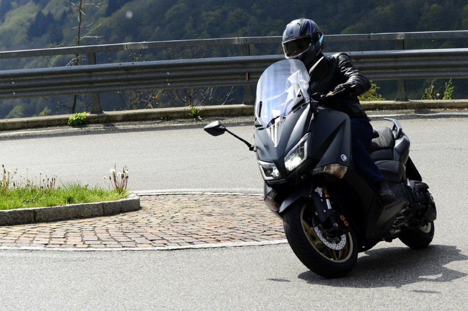 Michelin Pilot Power 3 - Pilot Road 4, nati per i maxiscoter