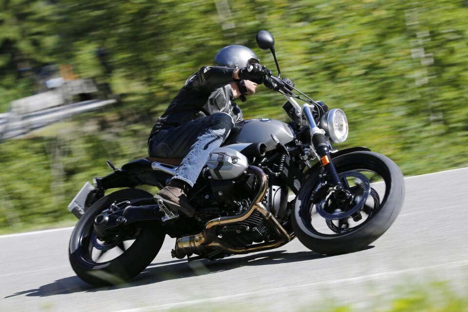 BMW R nineT Scrambler: fuori dal tempo