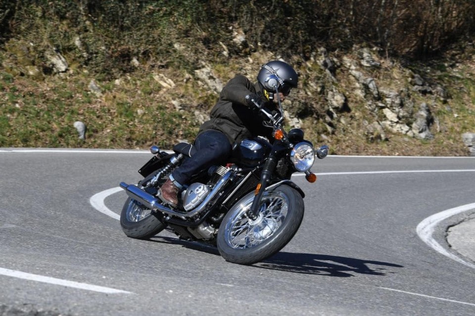 Triumph Bonneville T100: l'originale